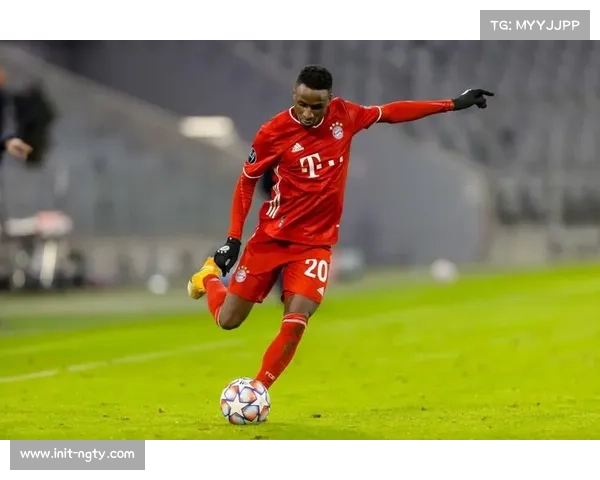 马赛老将帕瓦尔送点失误,赛后掩面沉思